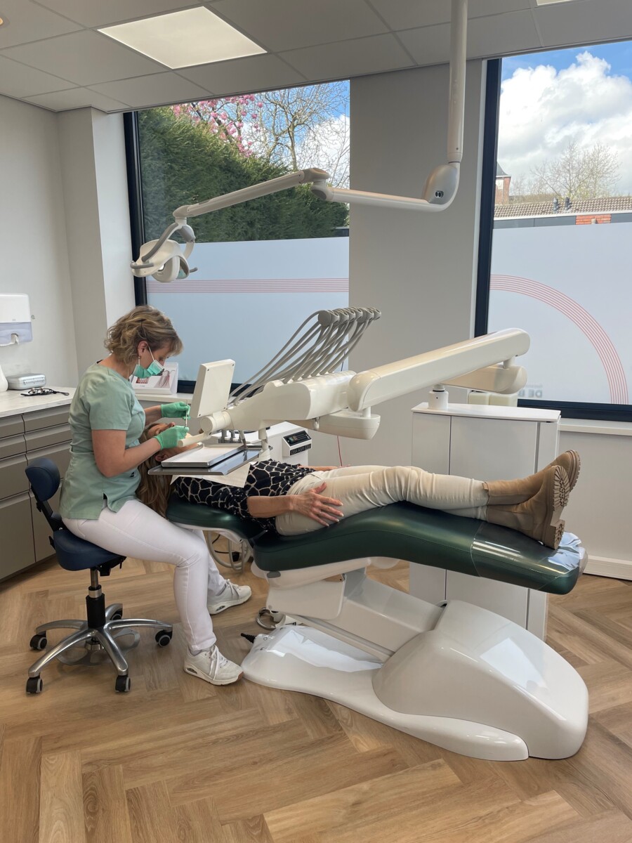 Daphne van Tilburg Mondhygiëniste Steenbergen 